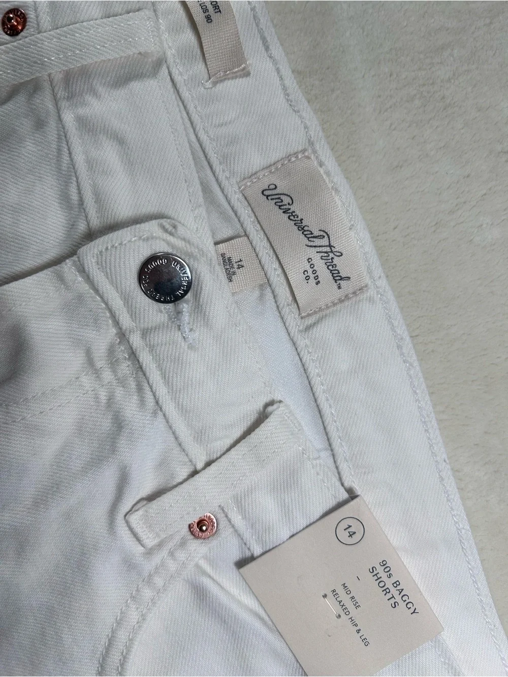 NWT Sz 14 - White 90s Baggy Denim Jean Shorts - Mid Rise Frayed Universal Thread